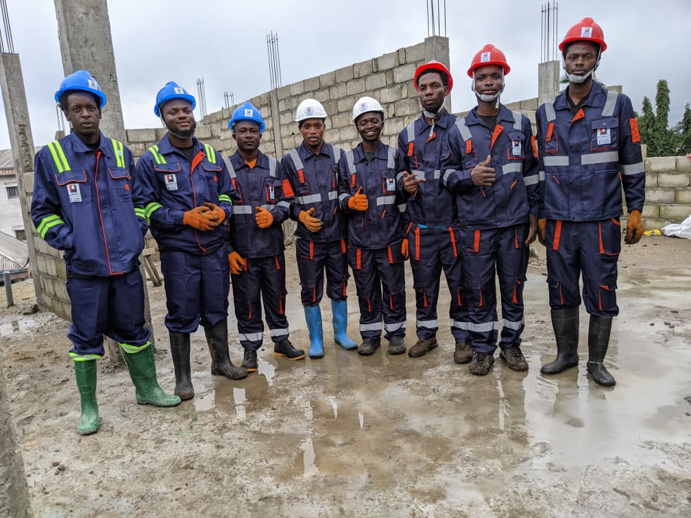 BATIMOI BTP team and interns on an active construction site in Cameroon gaining hands-on building experience